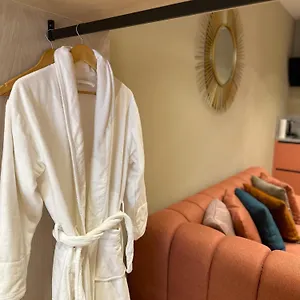 Agate Self Check In Hotel Tirana